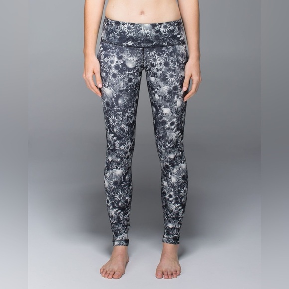 Lululemon Wunder Under Pant Full-On Luxtreme Flowabunga Black Angel Wing/Black 8 - Picture 2 of 9